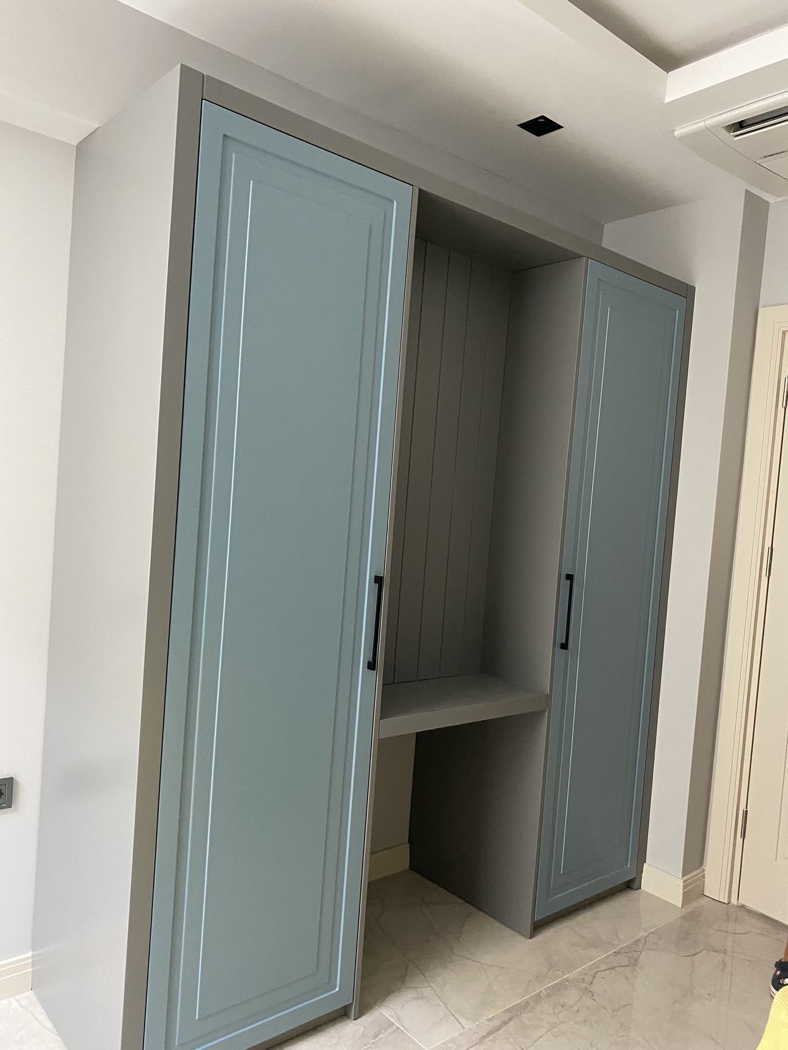 Bodrum Yalıkavak villa dolap tasarımı estetik bütünlük