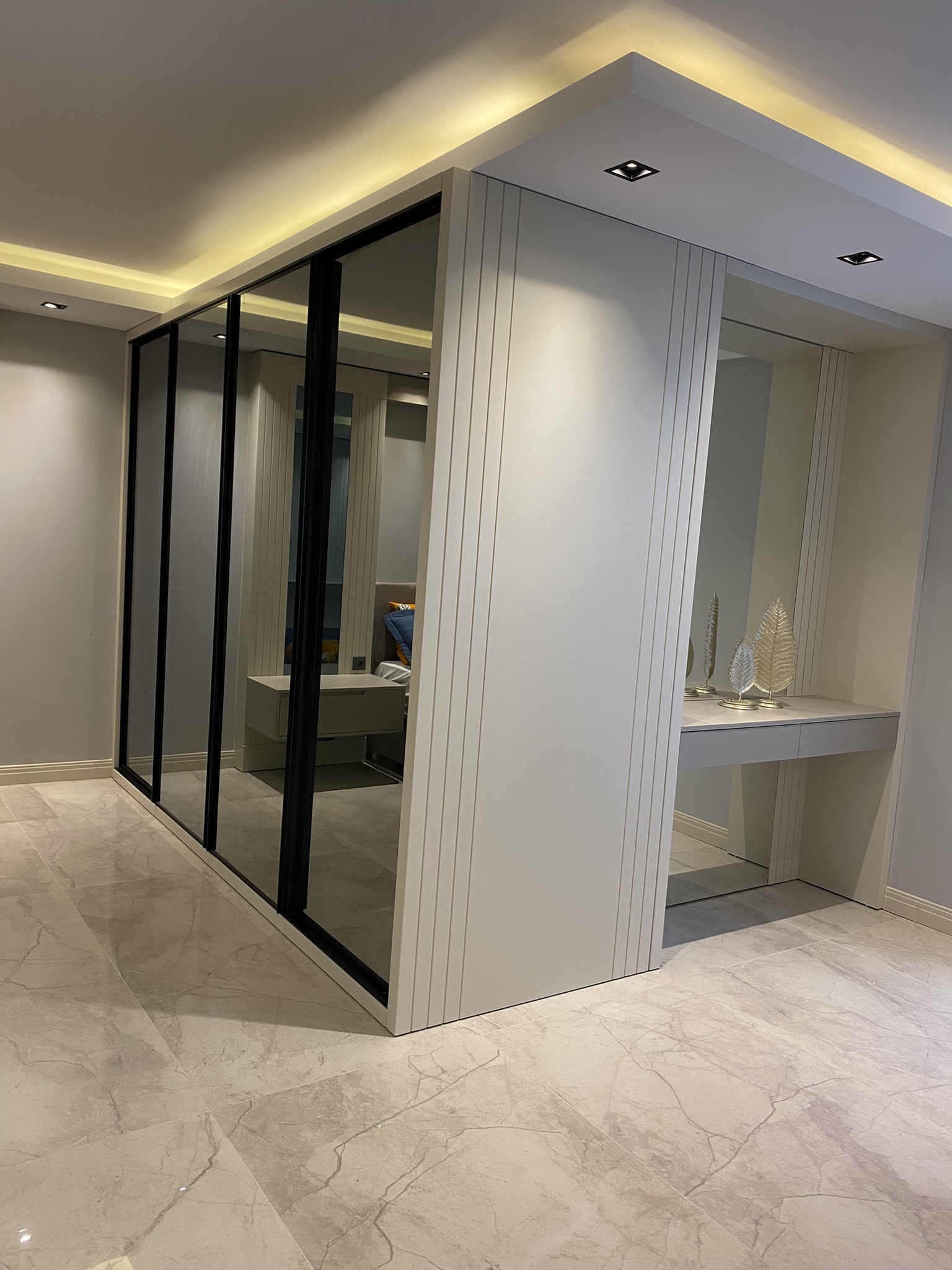 Bodrum Yalıkavak villa dolap tasarımı raf ve modül detayı