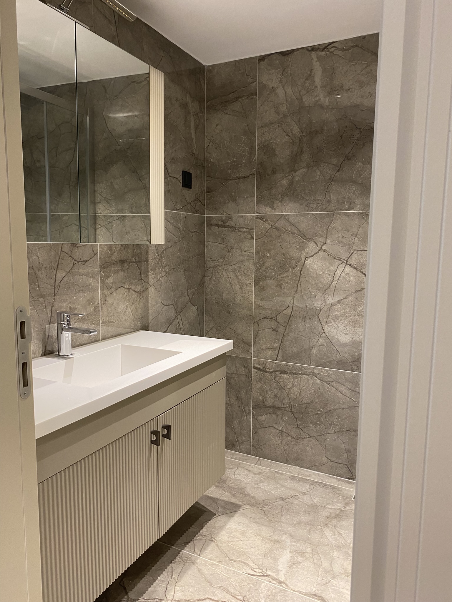 Bodrum Yalıkavak Villa — yüzey ve ışık ilişkisi